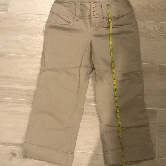 Capris - Picture 3 of 5